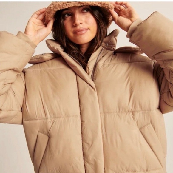 Abercrombie & Fitch Oversized Puffer Jacket Camel Medium - Picture 2 of 10